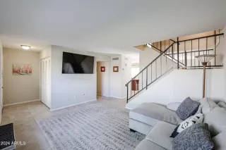 Photo #5: 6659308 Listing 
