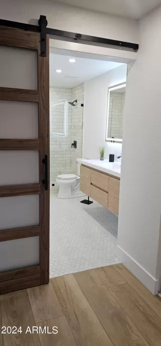 Photo #2: 6659335 Listing