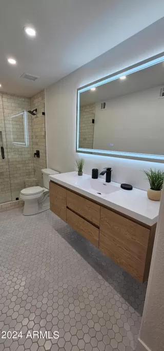 Photo #4: 6659335 Listing