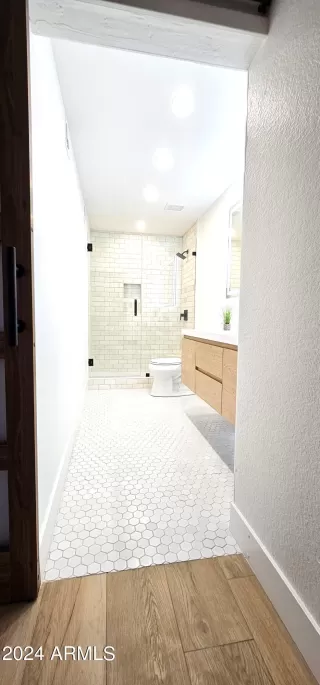 Photo #6: 6659335 Listing