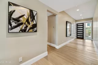 Photo #2: 6659359 Listing