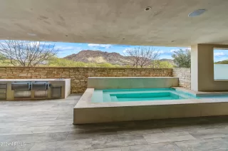 Photo #4: 6659359 Listing