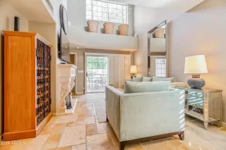 Photo #2: 6659407 Listing 