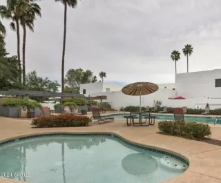 Photo #6: 6659425 Listing