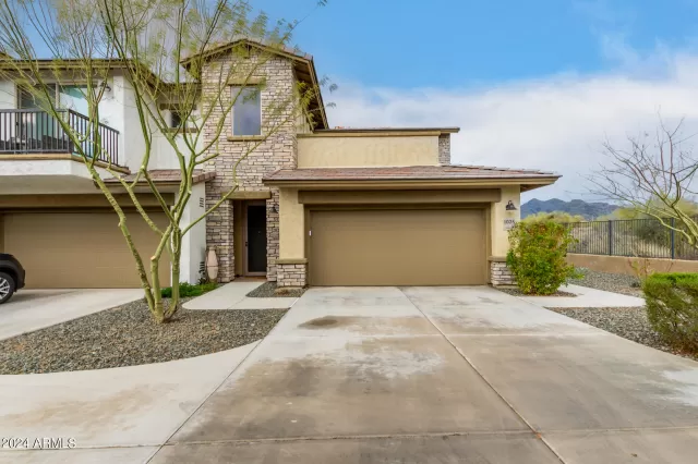 MLS: 6659458 Condo For Sale