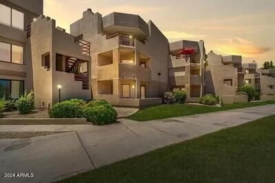 MLS: 6659683 Condo For Sale