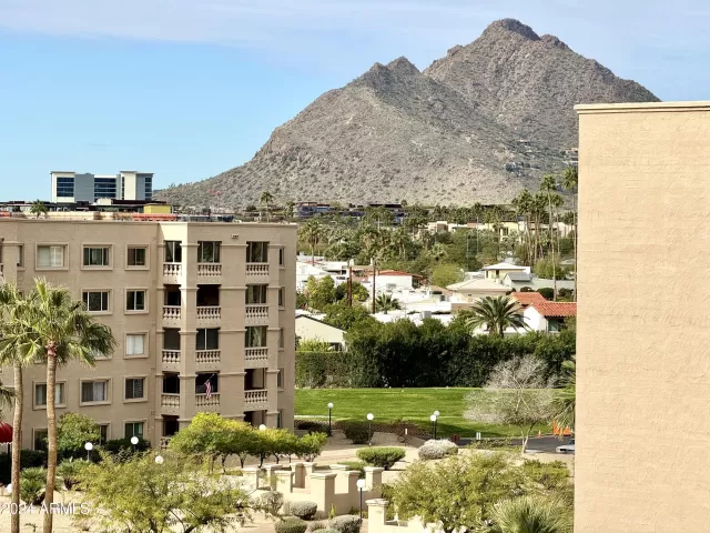 MLS: 6659723 Condo For Sale