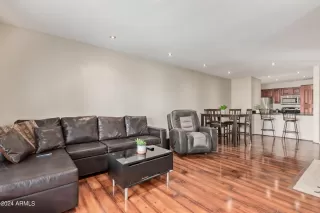 Photo #2: 6659724 Listing