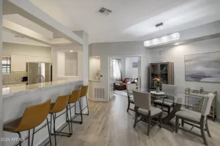 Photo #5: 6660103 Listing 