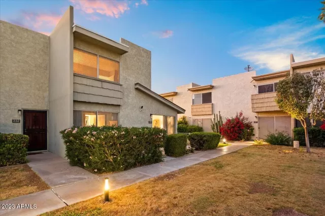 MLS: 6660129 Condo For Sale