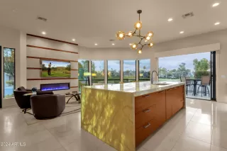 Photo #5: 6660675 Listing