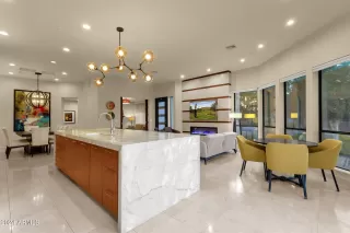 Photo #6: 6660675 Listing