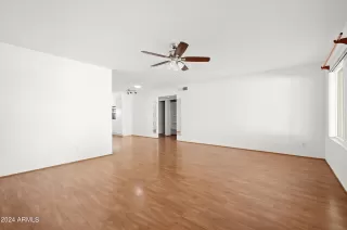 Photo #5: 6660768 Listing