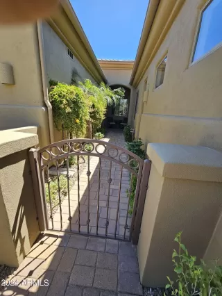 Photo #5: 6660836 Listing