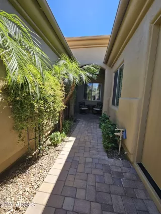 Photo #6: 6660836 Listing