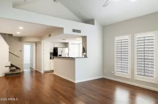 Photo #3: 6660870 Listing