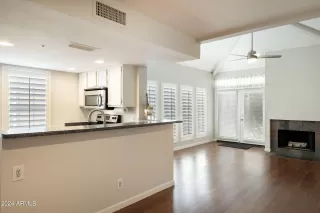 Photo #4: 6660870 Listing