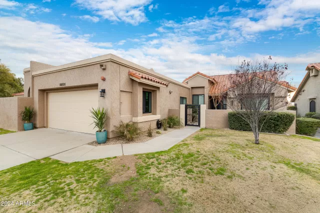 MLS: 6660910 Condo For Sale