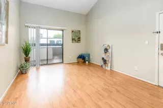 Photo #5: 6661215 Listing