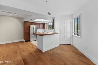 Photo #3: 6661302 Listing 