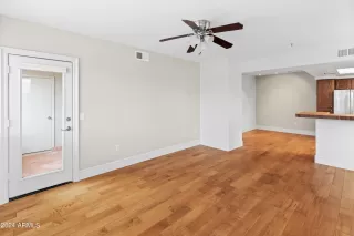 Photo #5: 6661302 Listing 