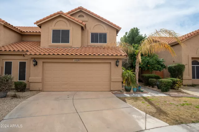 MLS: 6661426 Condo For Sale