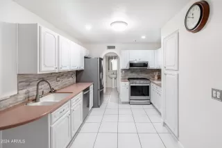 Photo #4: 6661426 Listing