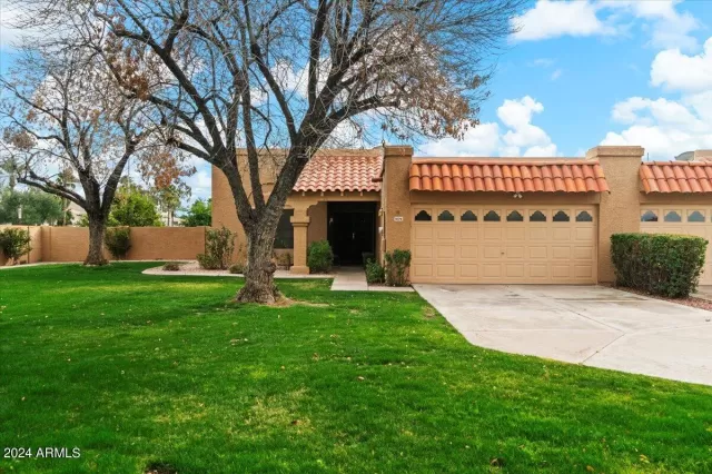 MLS: 6661485 Condo For Sale