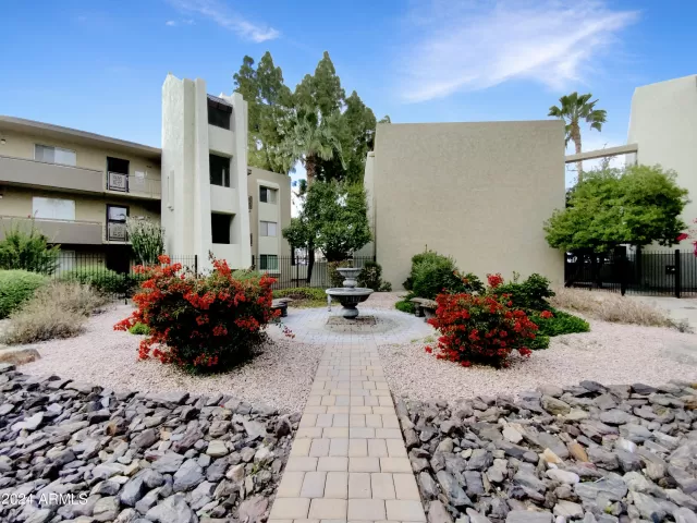 MLS: 6661533 Condo For Sale