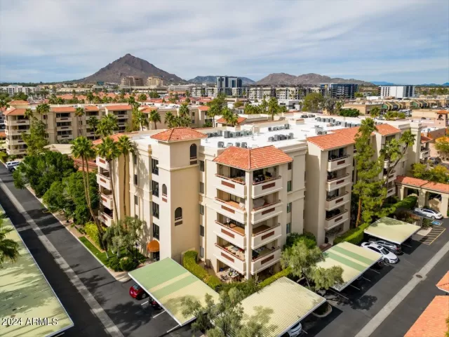 MLS: 6661762 Condo For Sale