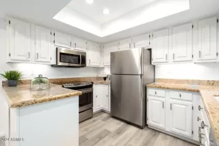 Photo #5: 6661762 Listing