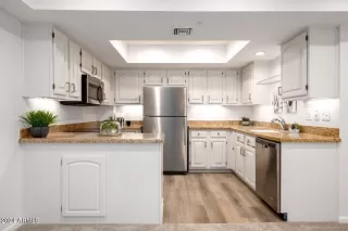 Photo #6: 6661762 Listing