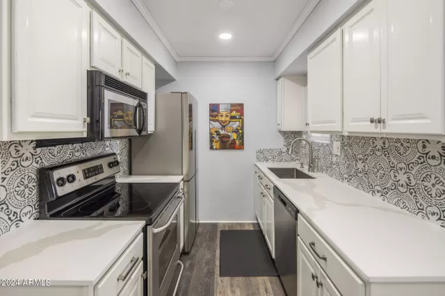 MLS: 6661854 Condo For Sale