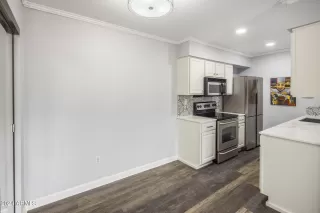 Photo #5: 6661854 Listing