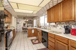 Photo #3: 6661875 Listing