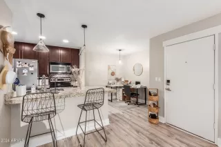 Photo #3: 6661926 Listing