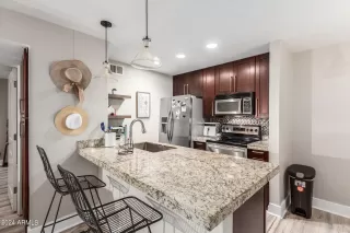 Photo #4: 6661926 Listing