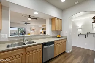 Photo #5: 6661947 Listing 