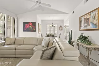 Photo #4: 6661978 Listing