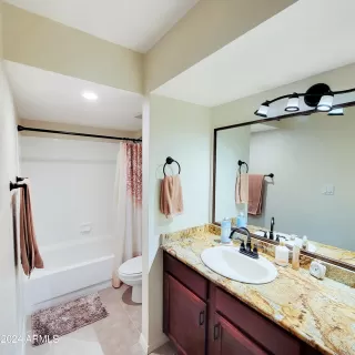 Photo #5: 6662165 Listing