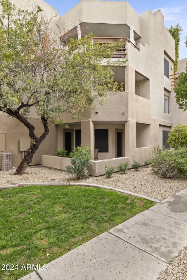 MLS: 6662377 Condo For Sale