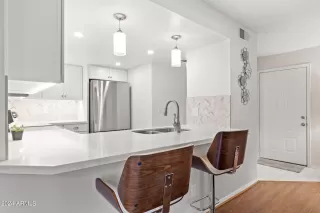 Photo #6: 6662377 Listing 