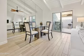 Photo #6: 6662430 Listing