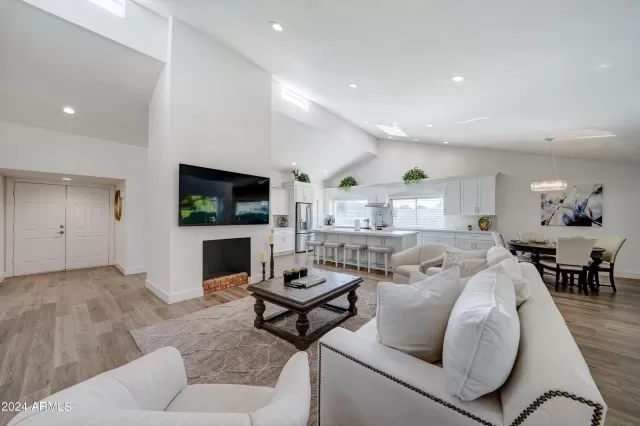 MLS: 6662445 Condo For Sale