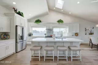 Photo #4: 6662445 Listing