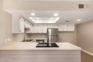 Photo #6: 6662649 Listing 