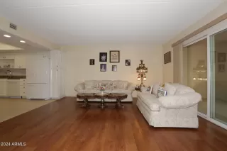 Photo #6: 6662712 Listing 