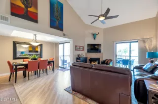 Photo #5: 6662927 Listing