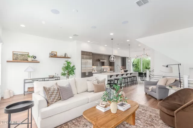 MLS: 6663104 Condo For Sale