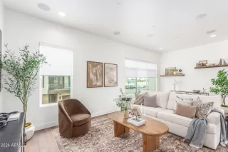 Photo #4: 6663104 Listing